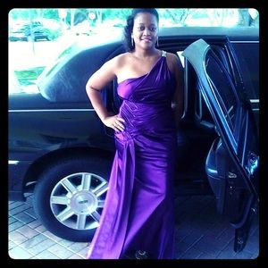 😍Beautiful classy gown!Great for special occasion